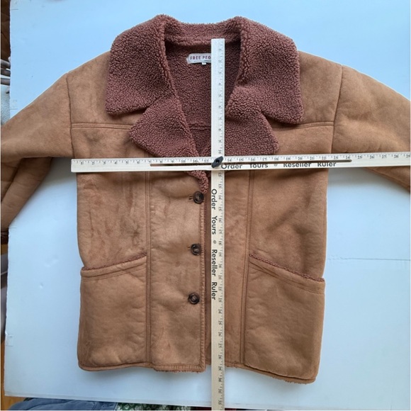 Free People Diogo faux-suede coat with a contrasting sherpa trim size small - Picture 6 of 10